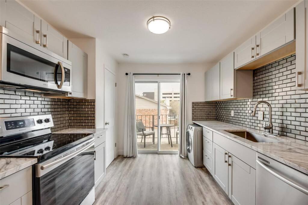 Apartamento Lovely Updated 2 Bedroom With Pool Dallas