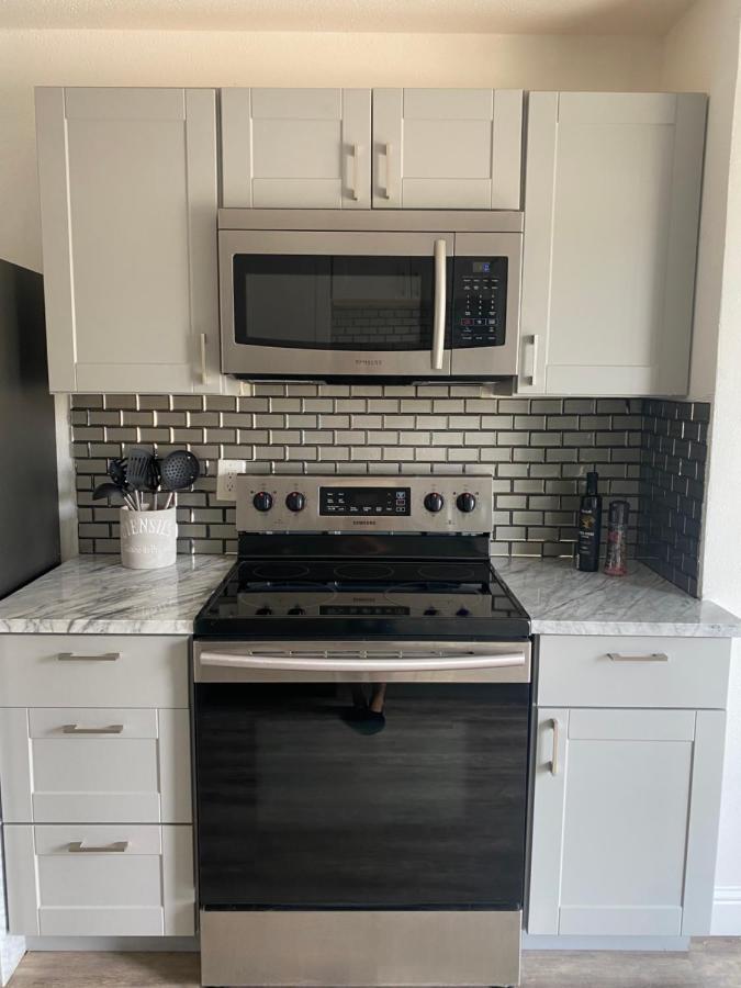 Apartamento Lovely Updated 2 Bedroom With Pool *