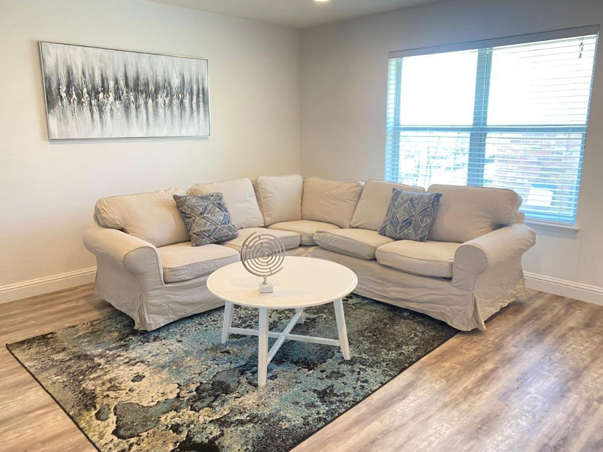 Lovely Updated 2 Bedroom With Pool Apartamento Dallas